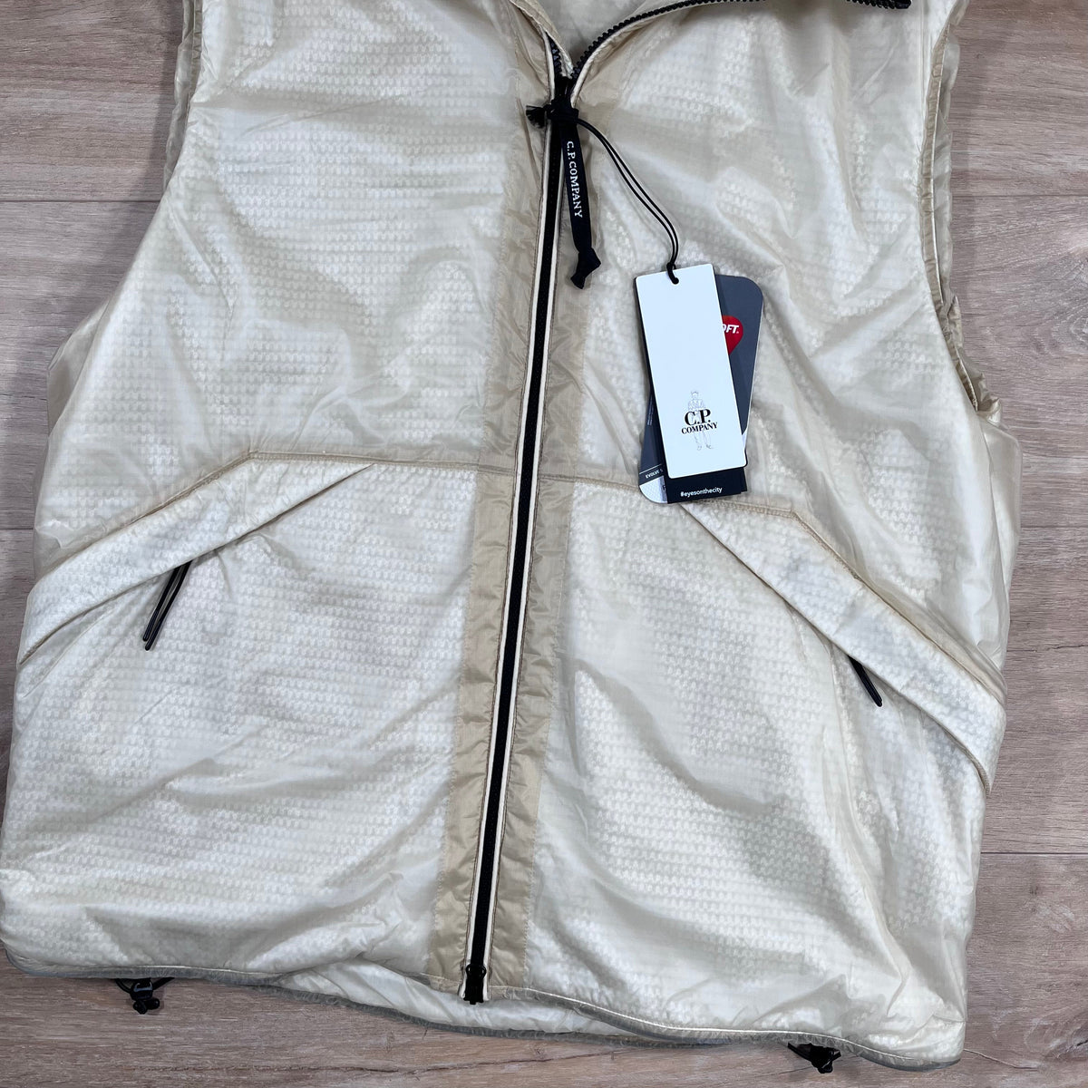 C.P. Company Nada Shell Goggle Padded Gilet in Pistachio Shell
