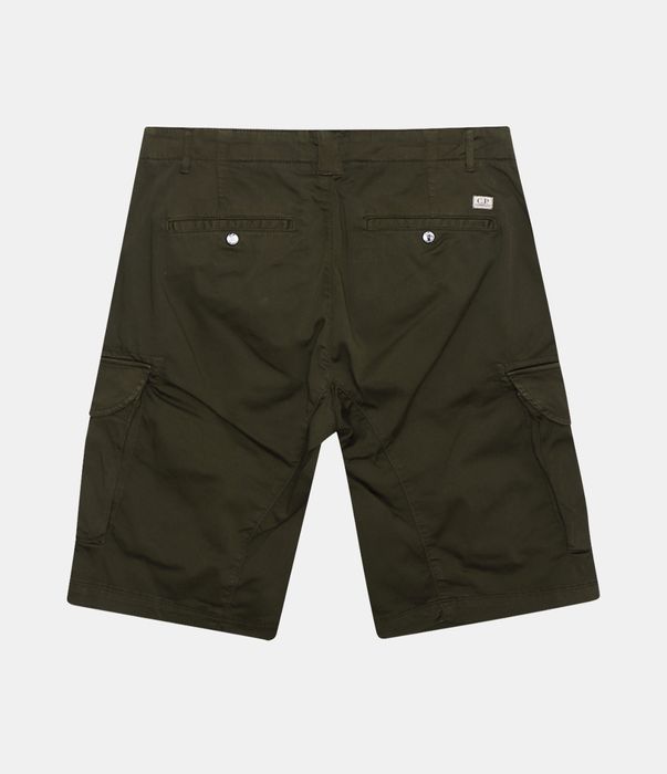 Cp Company Stretch Twill Cargo Shorts In Ivy Green